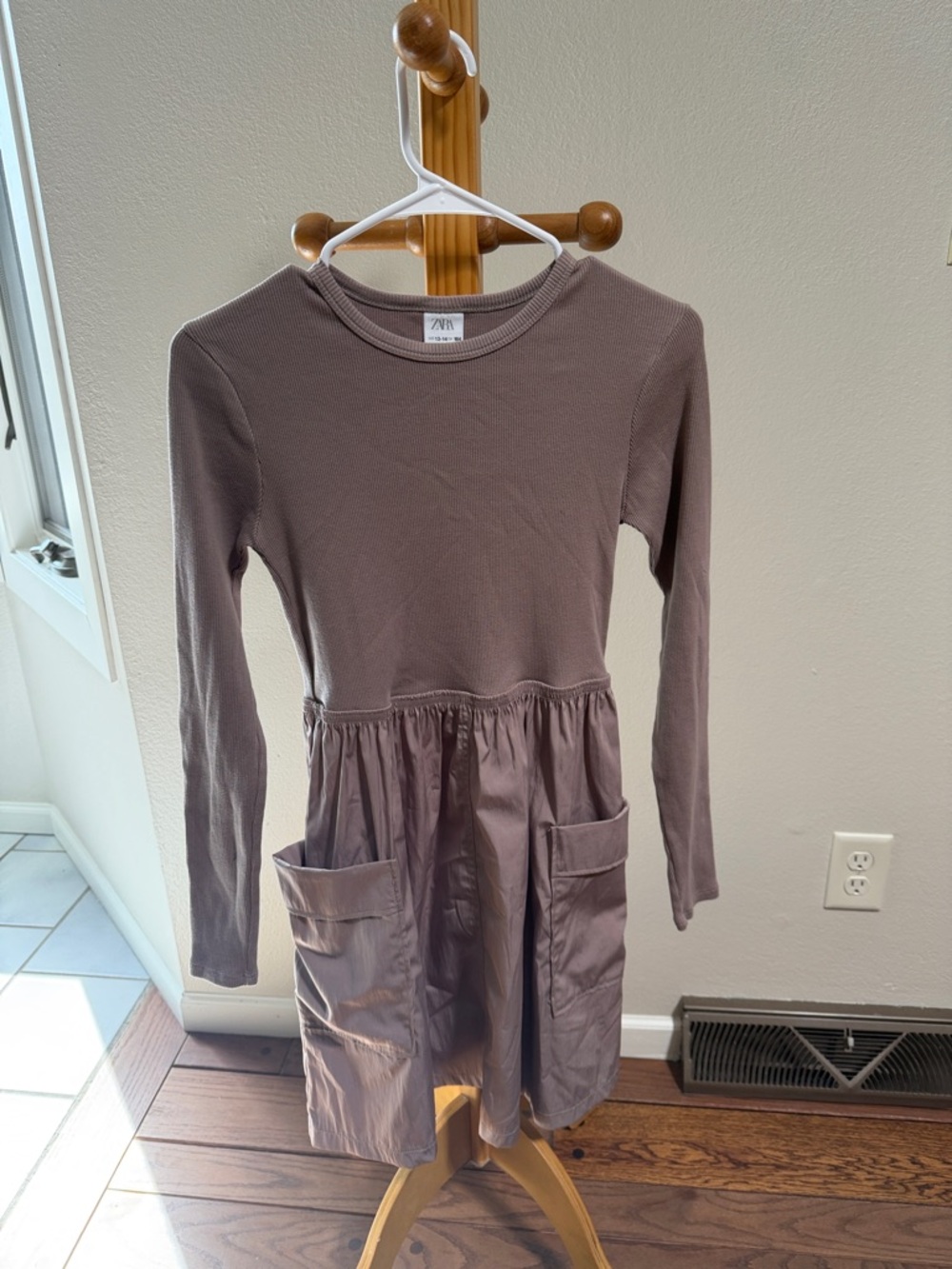 Youth 13/14: Zara Girls Long-Sleeve Taupe Dress with Pockets